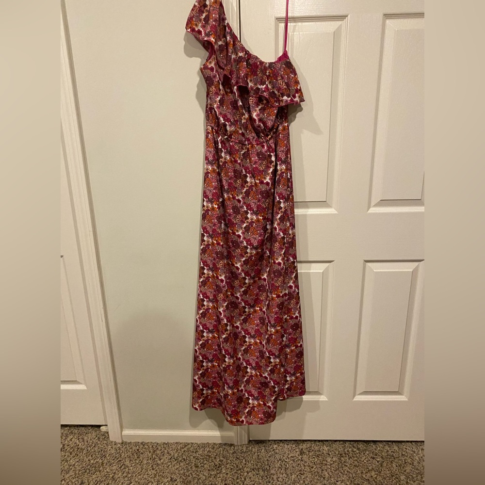 Floral dress, one shoulder